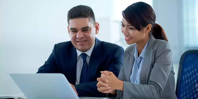 Why Partner with the Best TN Visa Consultants for Canadian Applicants for Malaysia?